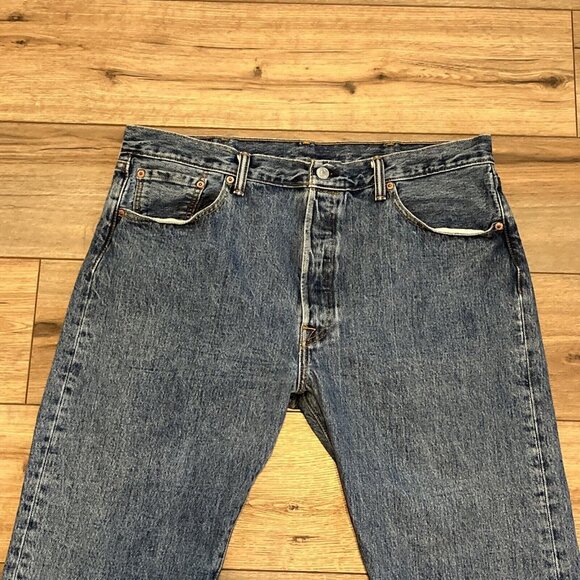 Men's Levis 501 Original Fit Denim Jeans SZ 38x30 Blue Button Fly Modern Red Tab - Picture 2 of 10
